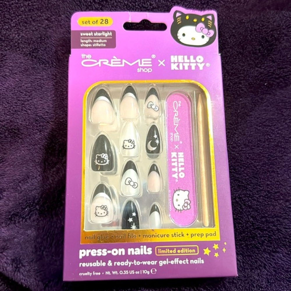 Hello kitty press on nails Halloween creme shop